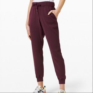 Lululemon On the Fly Jogger